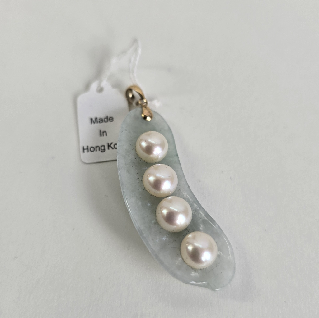 14k Gold Jade Pearl Pendant Necklace 